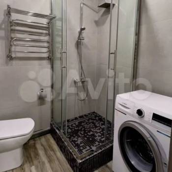 Продается 1-комнатная квартира, 42 м²