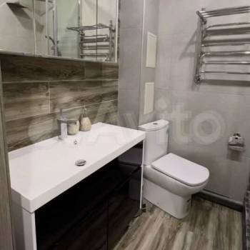 Продается 1-комнатная квартира, 42 м²