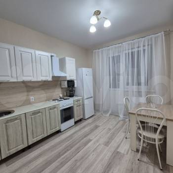Сдается 1-комнатная квартира, 42 м²