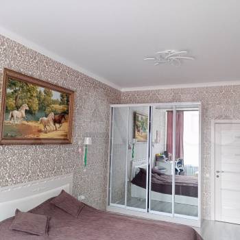 Продается 1-комнатная квартира, 49 м²