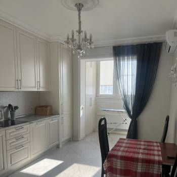 Сдается 1-комнатная квартира, 50 м²