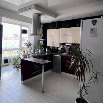 Продается 1-комнатная квартира, 46 м²