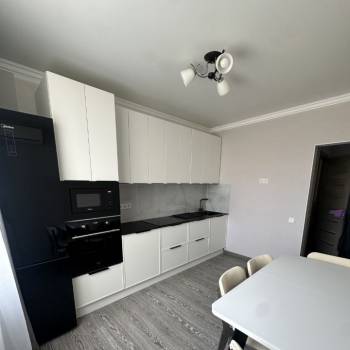 Продается 1-комнатная квартира, 38 м²