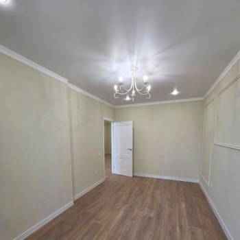 Продается 1-комнатная квартира, 60 м²