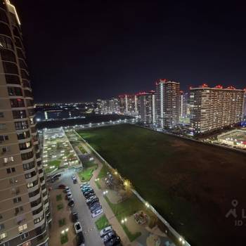 Продается 1-комнатная квартира, 60 м²