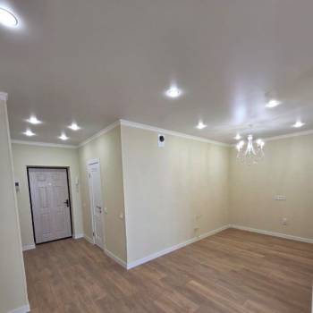 Продается 1-комнатная квартира, 60 м²