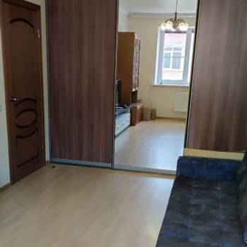 Продается 1-комнатная квартира, 37 м²