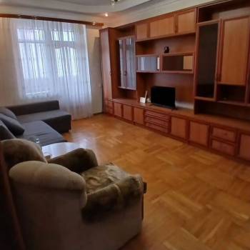 Продается 1-комнатная квартира, 42 м²