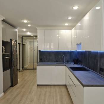 Сдается 1-комнатная квартира, 42,7 м²