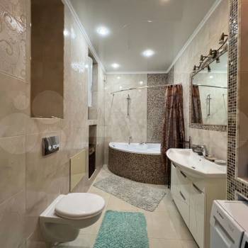 Продается Многокомнатная квартира, 140 м²