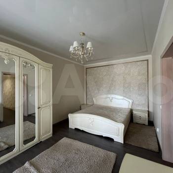 Продается Многокомнатная квартира, 140 м²