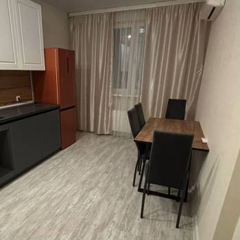 Сдается 1-комнатная квартира, 41 м²