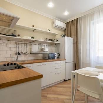 Продается 1-комнатная квартира, 37 м²