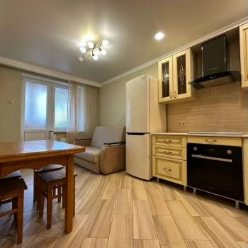 Сдается 1-комнатная квартира, 42 м²