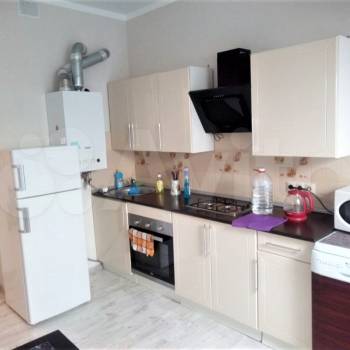 Продается 1-комнатная квартира, 42 м²