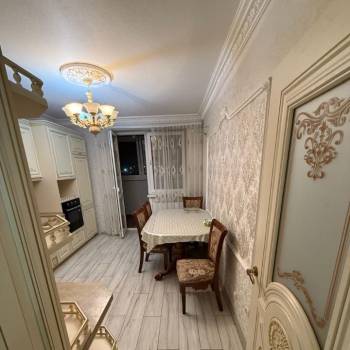Сдается 2-х комнатная квартира, 77 м²