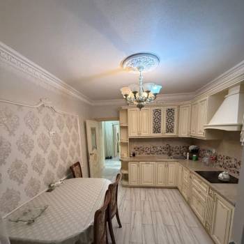 Сдается 2-х комнатная квартира, 77 м²
