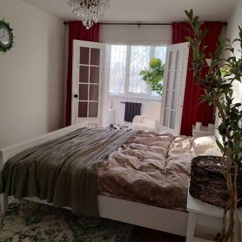 Продается 1-комнатная квартира, 49 м²