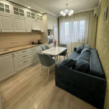 Продается 1-комнатная квартира, 48 м²