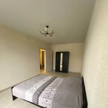 Продается 1-комнатная квартира, 37 м²
