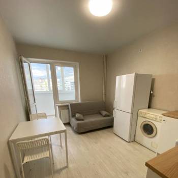 Продается 1-комнатная квартира, 37 м²