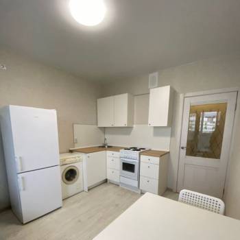 Продается 1-комнатная квартира, 37 м²