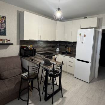 Продается 1-комнатная квартира, 36 м²