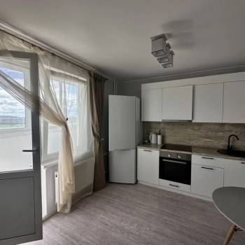 Продается 1-комнатная квартира, 32 м²