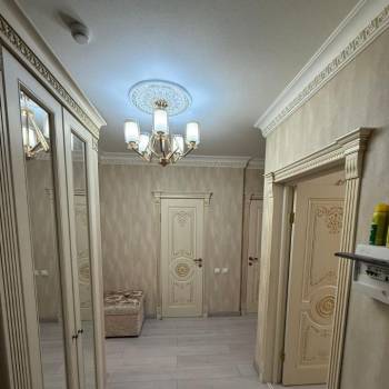 Сдается 2-х комнатная квартира, 77 м²