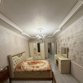 Сдается 2-х комнатная квартира, 77 м²