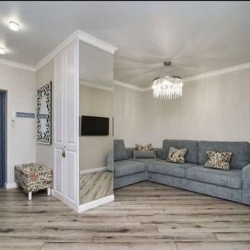 Продается 1-комнатная квартира, 42 м²