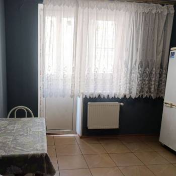 Сдается 1-комнатная квартира, 42 м²