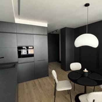 Продается 1-комнатная квартира, 42 м²