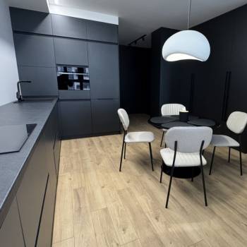 Продается 1-комнатная квартира, 42 м²