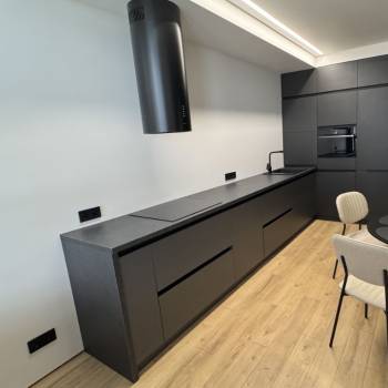 Продается 1-комнатная квартира, 42 м²
