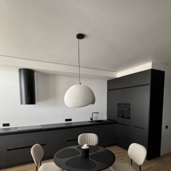 Продается 1-комнатная квартира, 42 м²