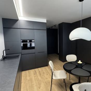 Продается 1-комнатная квартира, 42 м²