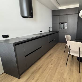 Продается 1-комнатная квартира, 42 м²