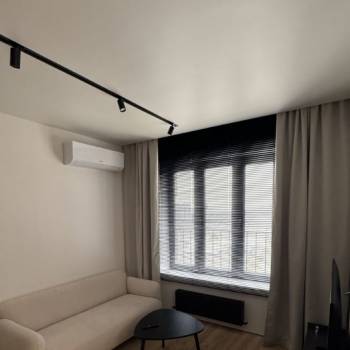 Продается 1-комнатная квартира, 42 м²