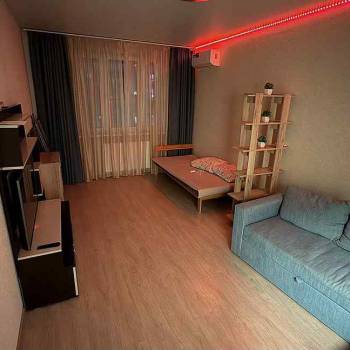 Сдается 1-комнатная квартира, 42 м²