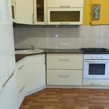 Продается 1-комнатная квартира, 42 м²