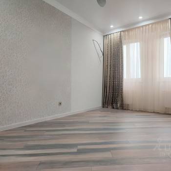 Продается 1-комнатная квартира, 42 м²