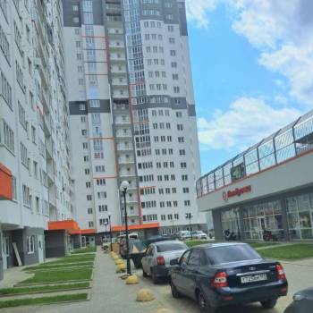 Продается 1-комнатная квартира, 42 м²