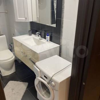 Продается 1-комнатная квартира, 50,7 м²