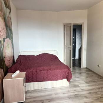 Сдается 1-комнатная квартира, 55 м²