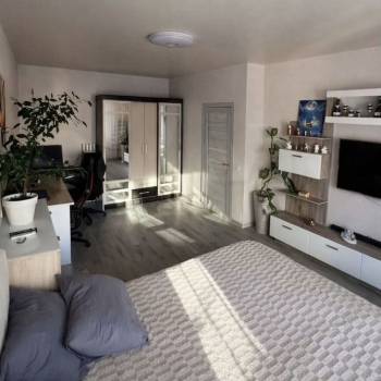 Продается 1-комнатная квартира, 43 м²