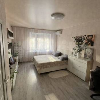 Продается 1-комнатная квартира, 43 м²