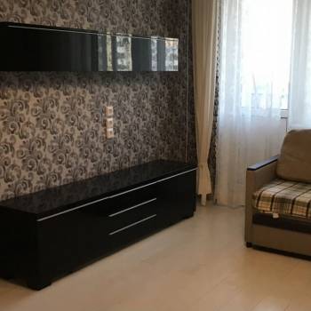 Сдается 2-х комнатная квартира, 76 м²