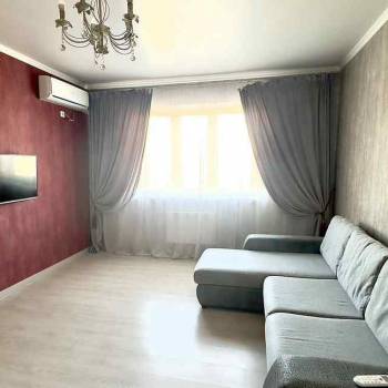 Сдается 1-комнатная квартира, 42 м²
