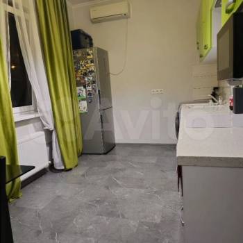 Продается 1-комнатная квартира, 40 м²